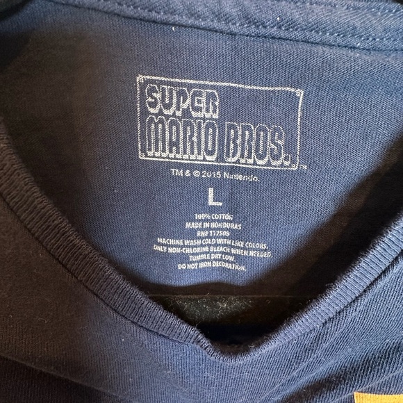 Super Mario Pixelated Mario Mens L Tee
Shirt NWOT - Picture 2 of 3